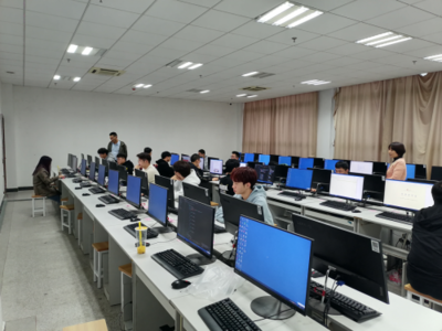 技藝爭鋒，代碼生輝——我校第六屆學生技能競賽之Web前端設計賽項圓滿落幕